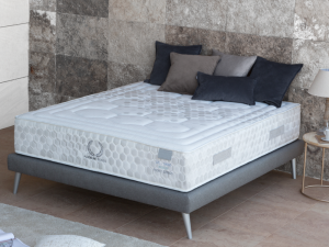 Colchón Evolution compuesto por núcleo de muelles ensacados Shox System K-Spring Pocket y visco Gel Therm regulador de la temperatura corporal.